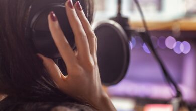 VOICE OVER JOBS FOR BEGINNERS FROM HOME