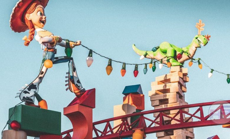 Reba McEntire & Rex Linn: Starting a New Holiday Tradition! image